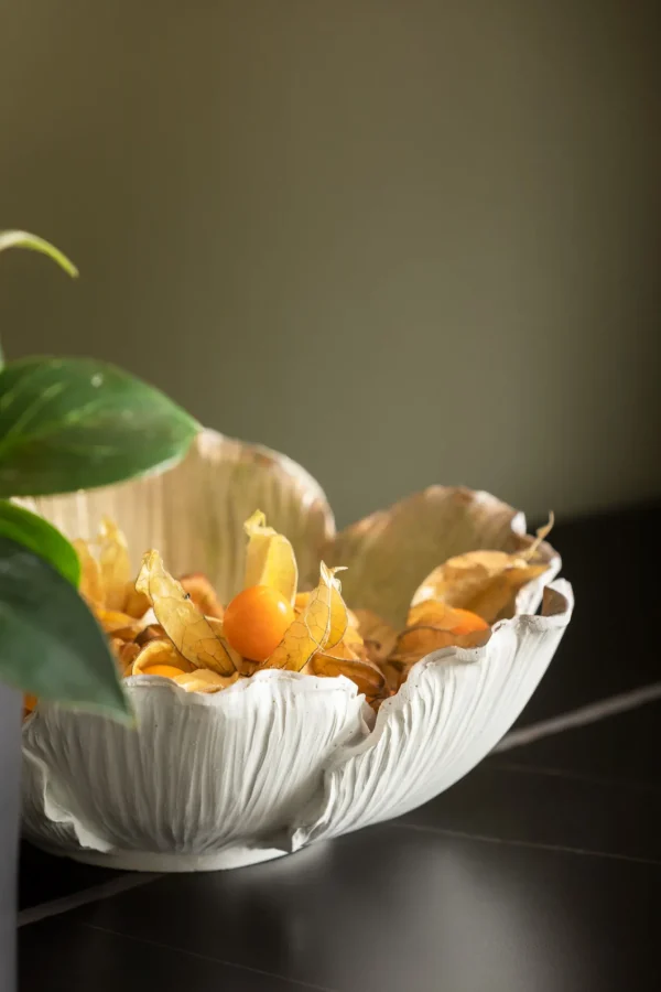 Ciotola decorativa Flower Bloom crema-oro Ø20cm - KARE