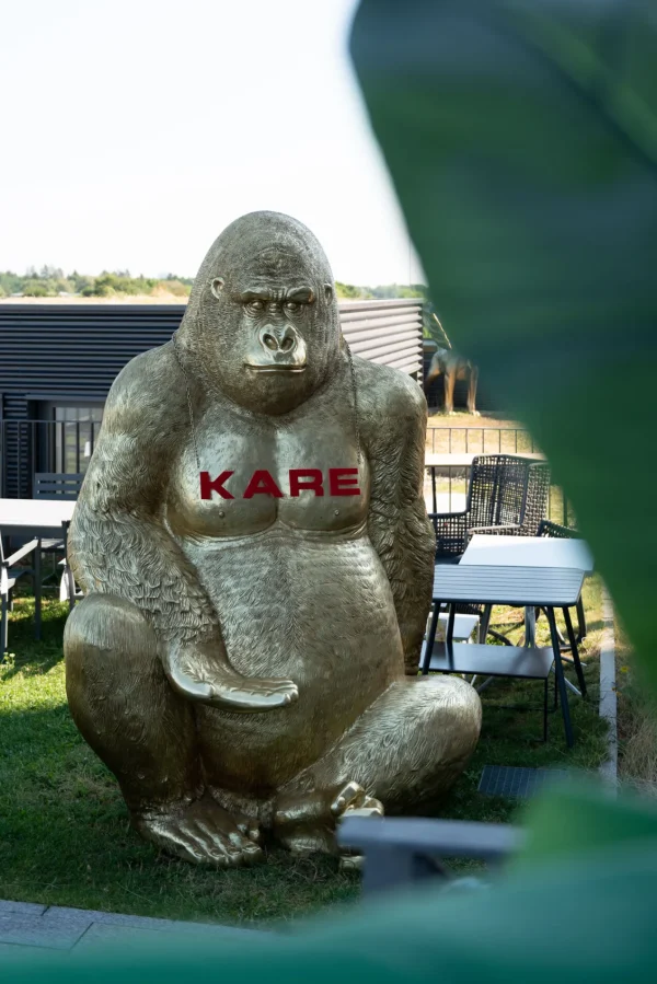 Figura decorativa Gorilla oro XXL 249 cm - KARE