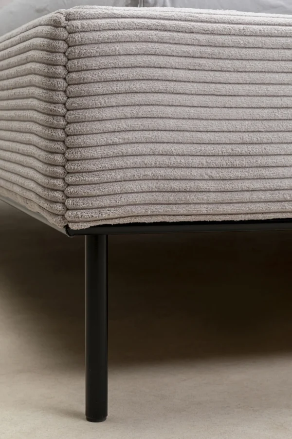 Letto East Side velluto a coste grigio 160x200 - KARE