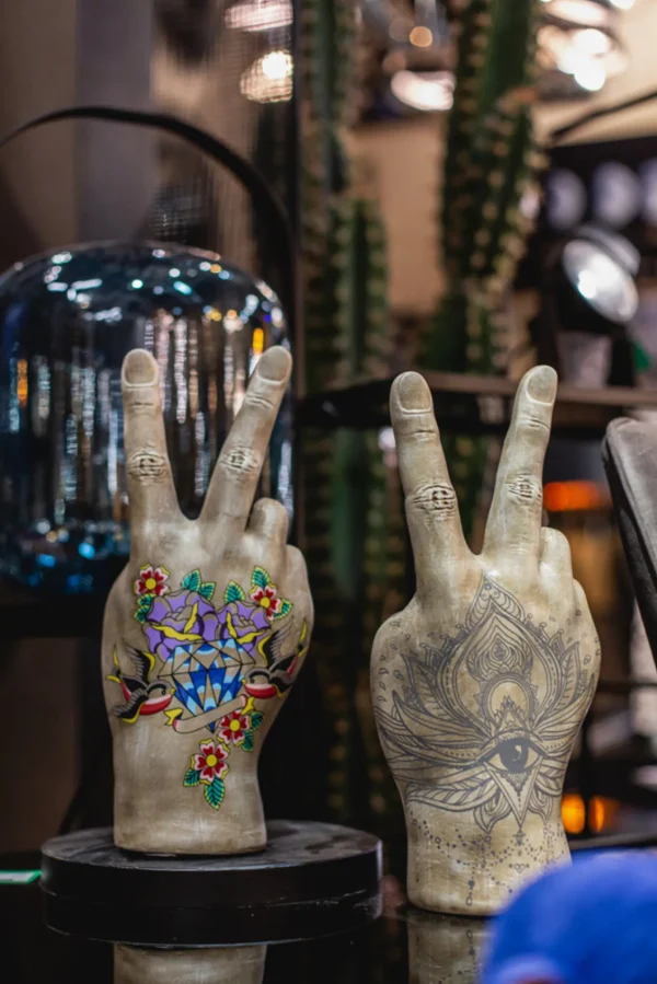 MANO DECORATIVO VICTORY TATTOO EYE 36CM - KARE