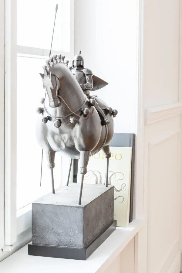 Oggetto Decorativo Nero Knight - KARE