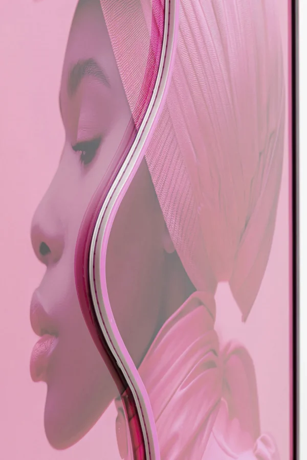 Quadro incorniciato LED Pink Woman 80x80cm - KARE