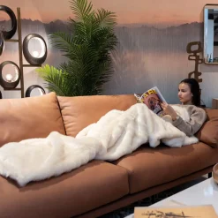 KARE Design Coperta in pelliccia Polar 200x140 crema - KARE> Cuscini