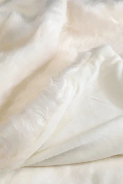 KARE Design Coperta in pelliccia Polar 200x140 crema - KARE></noscript> Cuscini