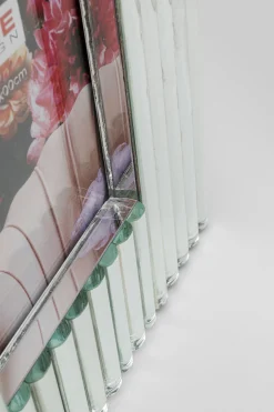 KARE Design Cornice Elegant argento 13x18cm - KARE></noscript> Portafoto