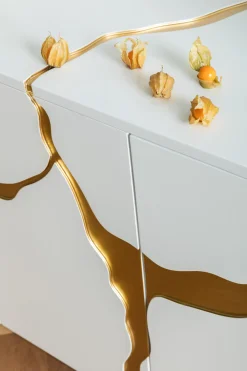 KARE Design Credenza Oro Bianco Cracked 165x80cm - KARE></noscript> Credenze E Madie