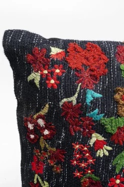 KARE Design Cuscino ricamato "Viticci" in tessuto 60x40cm - KARE></noscript> Cuscini