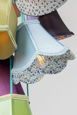 KARE Design Lampadario a sospensione di design dallo stile liberty - Saloon Flowers 9 luci - KARE></noscript> Lampadari E Lampade A Sospensione
