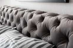 KARE Design Letto Desire 180x200cm Velluto Grigio Argento - KARE></noscript> Letti