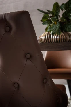 KARE Design SEDIA URBAN DESIRE MARRONE - KARE></noscript> Sedie